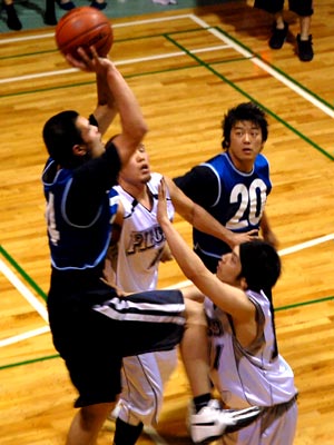 �C���^�r���[��HITH�T�C�g�J�o�[�ʐ^